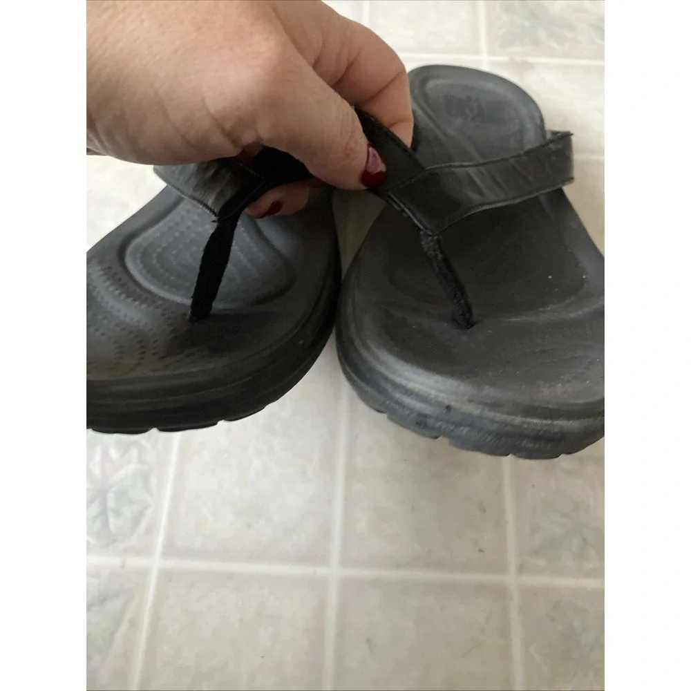 Crocs Capri Women's Black Shimmer Thong Flip Flops Sandals Size 8 - Picture 3 of 5